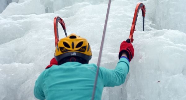 Uluslararası Emrah Özbey Buz Tırmanış Festivali'nde renkli görüntüler