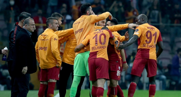 Galatasaray ile Bursaspor 100. randevuda