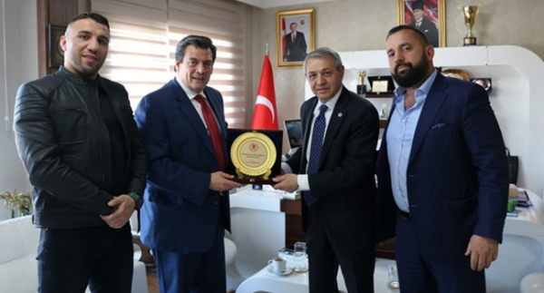 WBC Başkanı Sulaiman'dan Eyüp Gözgeç'e ziyaret