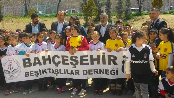 Ankaragücü ve Beşiktaş taraftarları, okulda buluştu!