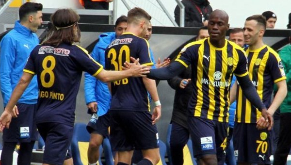 Ankaragücü'nün defansında sarı kart alarmı