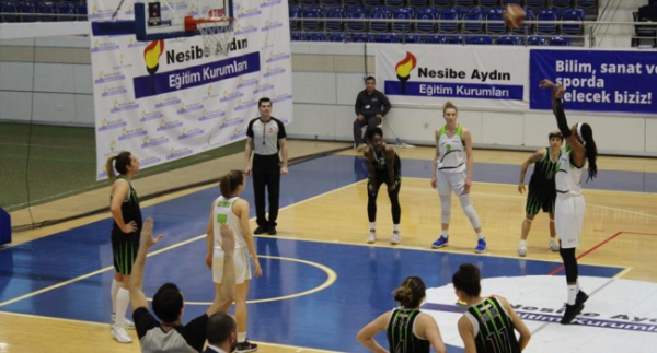 Nesibe Aydın Kadın Basketbol Takımı'nda hedef yarı final
