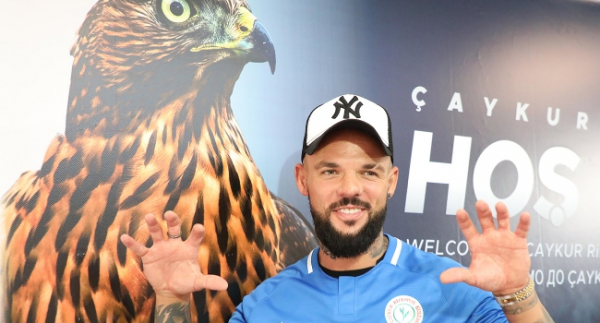 Moroziuk'tan Çaykur Rizespor'a 2 yıllık imza