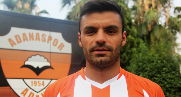 Adanaspor'dan sağ bek transferi