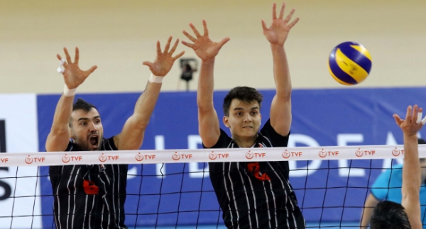 Beşiktaş erkek voleybolunu dondurdu