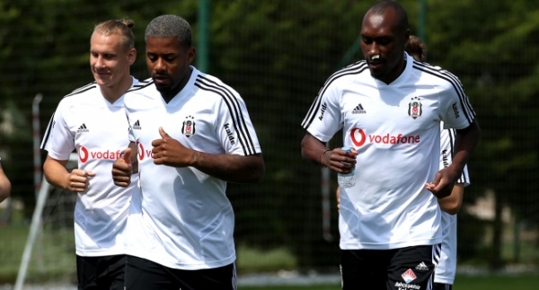 Beşiktaş'ta Atiba takıma döndü