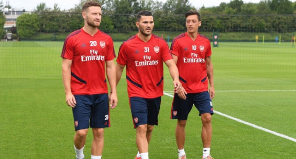 ''Fenerbahçe Mustafi ile Özil'i transfer etmek istiyor''