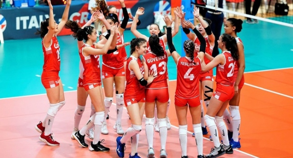 Türkiye 4'te 4 yaptı