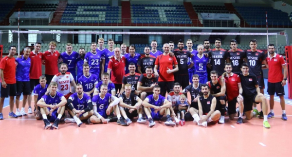 A Milli Erkek Voleybol Takımı hazırlıklarını sürdürüyor