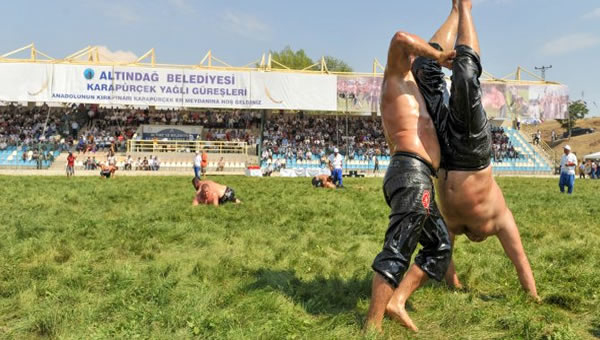 Karapürçek Yağlı Güreşleri başlıyor