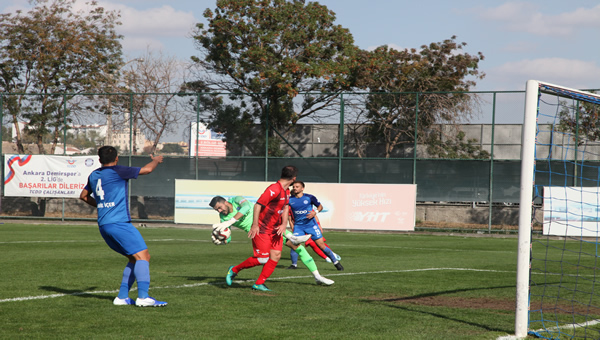 Ankara Demirspor 4'de 4 yaptı 