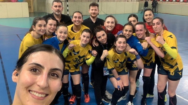 Yenimahalle Belediyespor yarı finalde