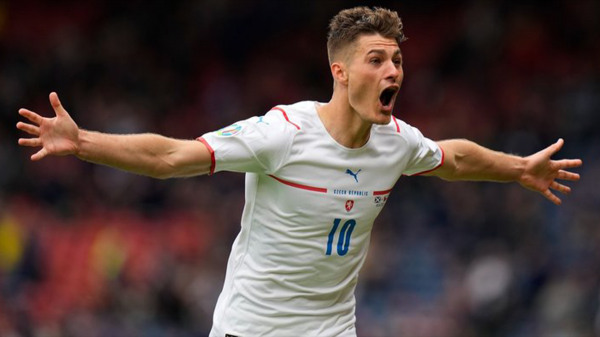 Patrik Schick, İskoçya'yı üzdü