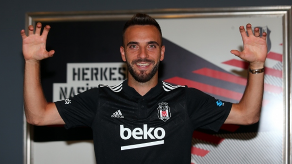 Beşiktaş üçüncü transferini resmen duyurdu 