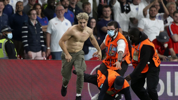 UEFA'dan İngiltere'ye soruşturma