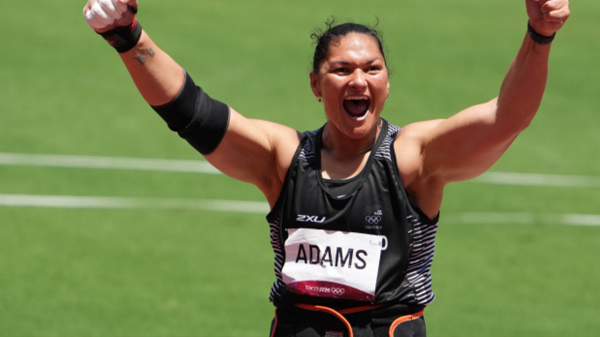 Valerie Adams'tan tarihi başarı