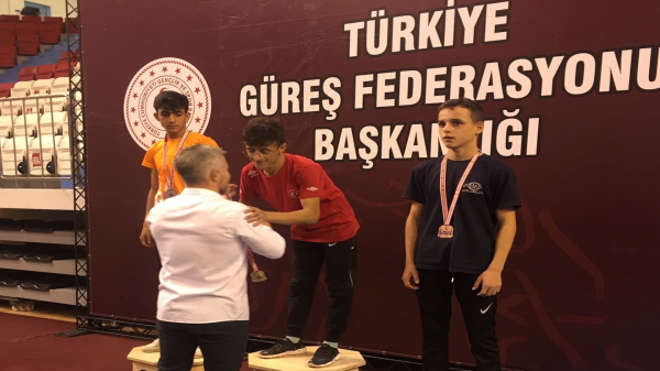 Vanlı Güreşçi Şervan Türkiye Şampiyonu Oldu