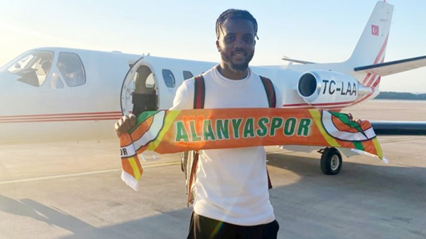 Alanyaspor'dan savunmaya takviye