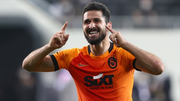 Emre Akbaba yeniden Alanyaspor'da