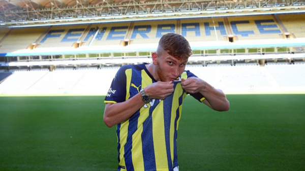 Fenerbahçe'de Burak Kapacak sevinci