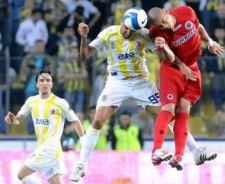 F.Bahçe galibiyete sevinemedi: 3-2