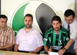 Sakarya'da kaptan gemiyi terketmiyor...