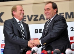 Mustafa Denizli imzaladı