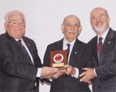 Halim Çorbalı'ya ödül