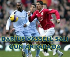 Darius Vassell salı günü geliyor