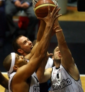 Türk Telekom İstanbul'da kayıp: 86-69