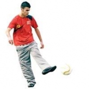 Yaralarını futbolla sarıyor