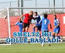 Smeltz iki golle başladı