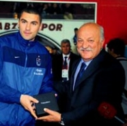 Ödül alan sakatlanıyor