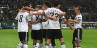 Mesut yıldızlaştı, Almanya 10'da 10 yaptı 