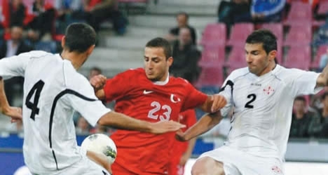 Futbola sokakta başladım..