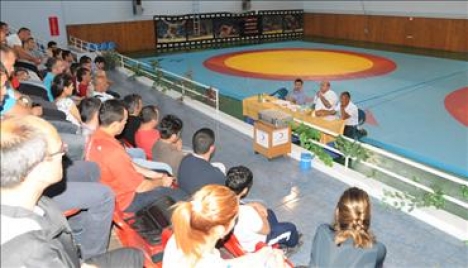 "Koşabiliyorsan koş" antrenörlerine seminer..