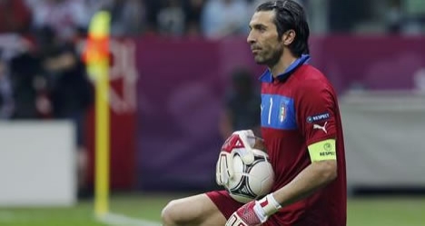 Buffon son 5 dakikada çok kızdı...