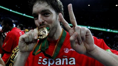 Bayrak Gasol'e geçti