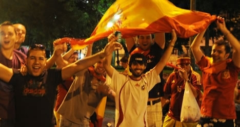 Kupa coşkusu sokağa taştı