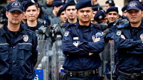 Polis, İnterneti Takibe Aldı
