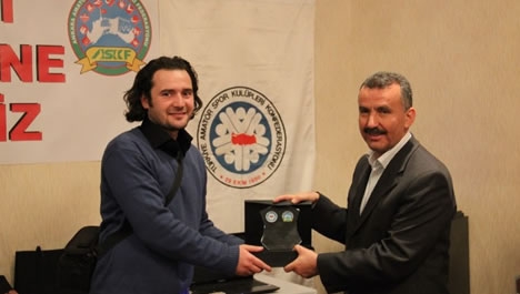 Klasspor Ödüle Doymuyor