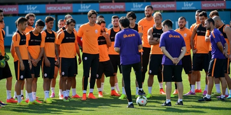 Galatasaray, çalışmalarını sürdürüyor..