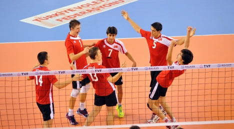 Milliler, Sırbistan'a set vermedi..