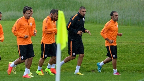 Olcan, Galatasaray'da ilk idmanına çıktı..