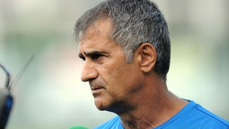 Şenol Güneş: " Önce onlar, daha sonra transferler.. "