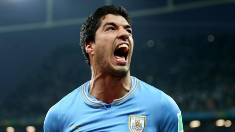 FIFA'dan Suarez'e af yok..