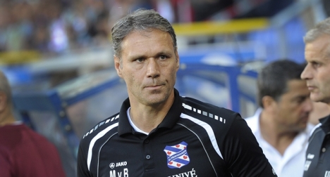 Van Basten yardımcı antrenör oldu!