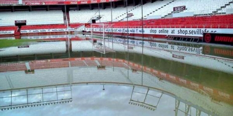 Sanchez Pizjuan Stadı sular altında kaldı!