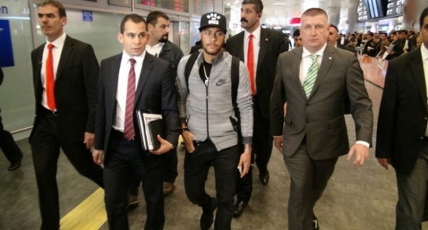 Neymar'dan Arda Turan'a övgüler