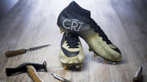 Nike'dan Cristiano Ronaldo'ya elmas krampon!